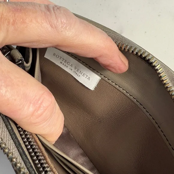 Bottega Veneta Checkered Leather Wallet - Picture 5 of 12